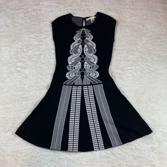 Max Studio Drop Waist sleeveless sweater dress, size med - Picture 3 of 9